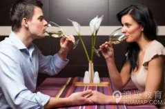 男人注意了：这两个行为会让女生反感