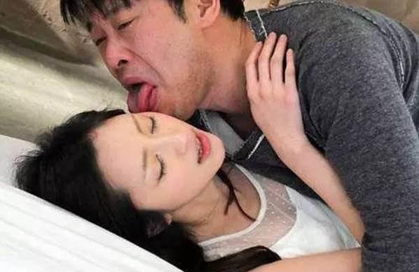 你的另一半的奇葩行为有哪些？第1张