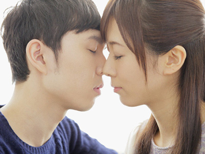情侣之间如何舌吻啊？情侣怎样接吻？第4张