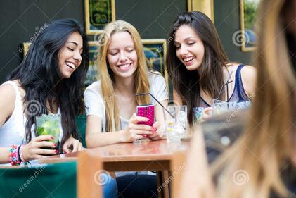 和陌生女孩聊天开场白第3张