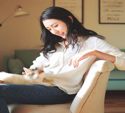 和女生在微信上聊天,女生对你爱理不理怎么办?