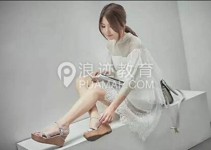 女生突然冷淡是考验么,为什么女生突然变得冷淡