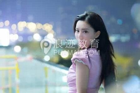 找女生聊天总说忙,为什么找女生聊天她总是说忙