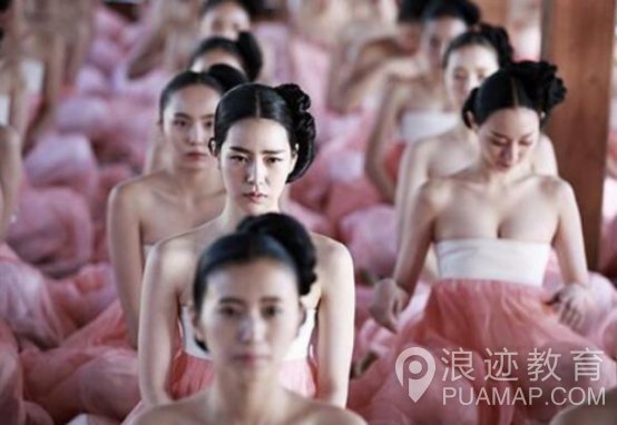 女人夹腿是什么意思？为什么女孩子爱夹腿？第11张