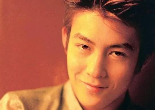 陈冠希：十年过去了，我想当个好人!你给我机会吗?第1张