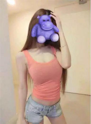 我在陌陌上 用一张性感自拍吊了1000个凯子