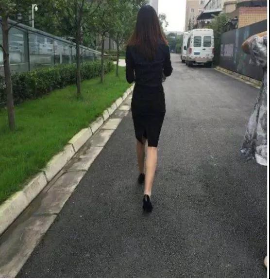 制服、运动、御姐 她在福田的coco park跟我玩了一整夜猫鼠游戏