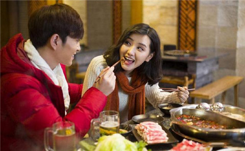 约会怎么提升关系？4个技巧自然的带女生回你家第1张