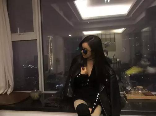 实战聊天案列：她笑盈盈地说，你身边小姐姐那么多第4张