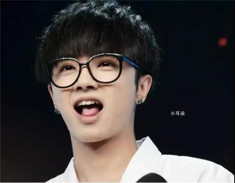 男士戴什么眼镜好看？选对眼镜颜值提升堪比整容第3张