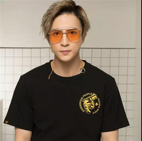 男士戴什么眼镜好看？选对眼镜颜值提升堪比整容第22张