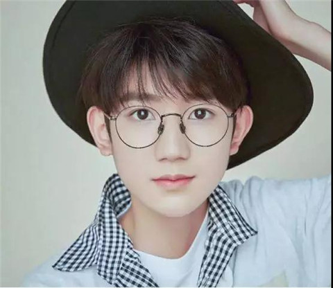 男士戴什么眼镜好看？选对眼镜颜值提升堪比整容第25张