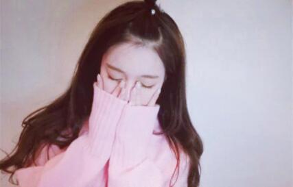 女生聊天只回一两个字加表情包，是什么情况？第2张