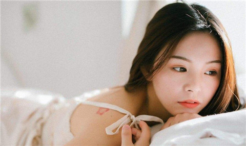怎么聊天才能引起女孩子的兴趣，让聊天愉快的进行下去？第2张
