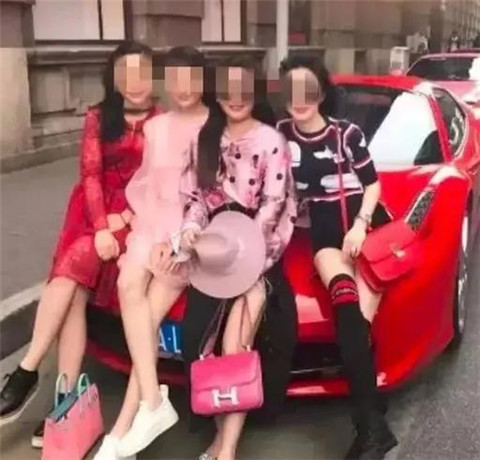 月入100万的“陪睡族”， 连空姐都动心了…