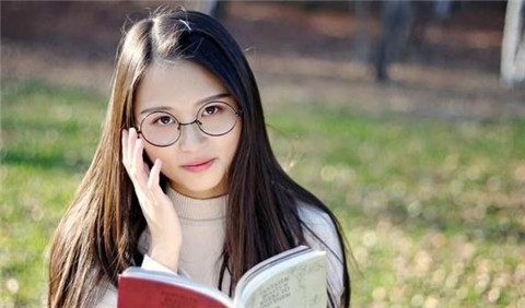 怎么和刚加的妹子聊天？3个技巧让她对你动真情第2张