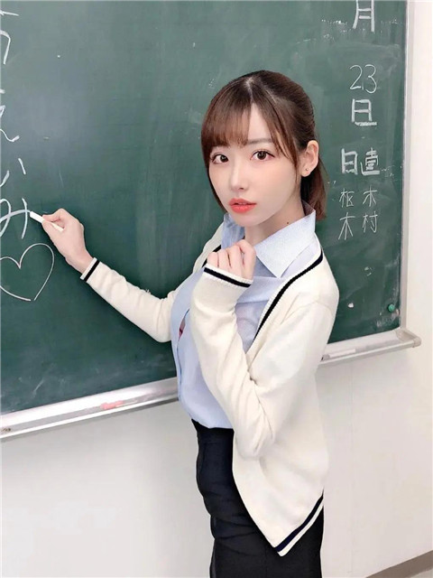 性感老师在线答疑：教会宅男任何东西！第44张