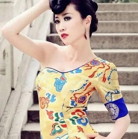 网红鼻祖逆天改命：资产上亿，至今单身，她经历了什么？第3张