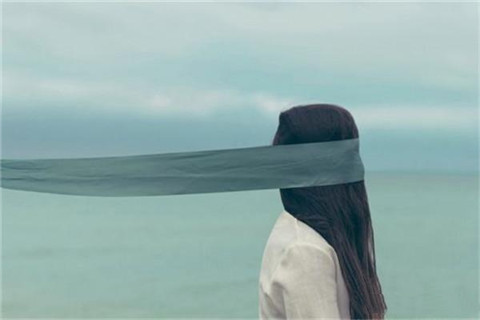 约女生第二次出来可以牵手吗？第2张