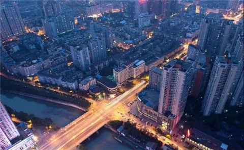 雨夜中的白衬衫女孩，我可以认识你么？第1张