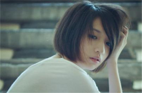 什么样的女生一看就没谈过恋爱？第3张