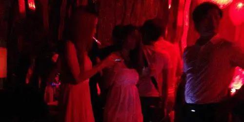 捞女：“年入百万的男人不配跟我谈恋爱，更不配有后代！”第4张