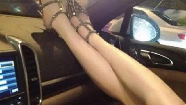捞女：“年入百万的男人不配跟我谈恋爱，更不配有后代！”第1张