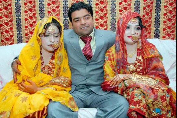 印度最牛男人：娶了39个老婆，每晚“翻牌”同床，生活堪比皇第7张
